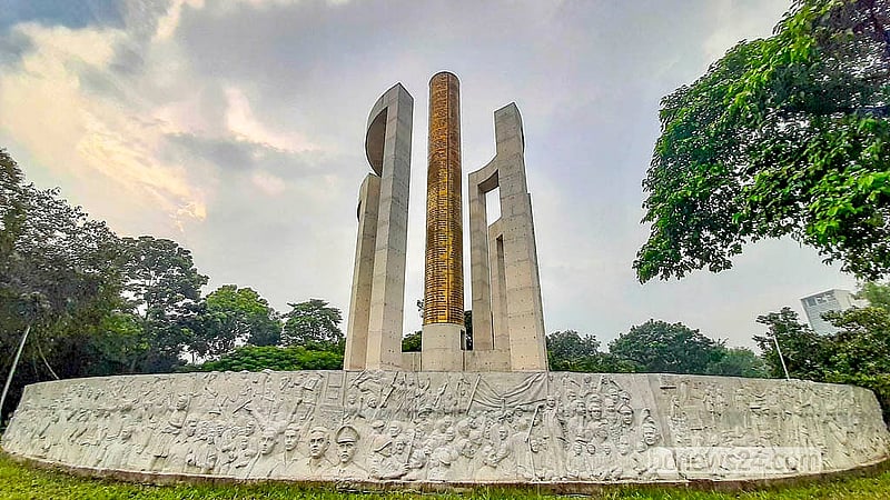 A 100-foot-high memorial is being built in Dhaka's Osmani Udyan to commemorate the July Uprising. Photo: Abdullah Al Momin