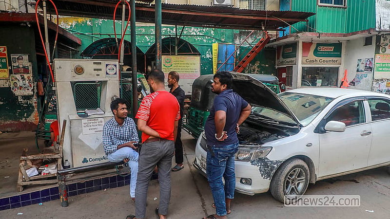 Gas supply is halted at a Moghbazar filling station after pressure drops too low on Sunday, Sept 13, 2026.   Photo: Abdullah Al Momin