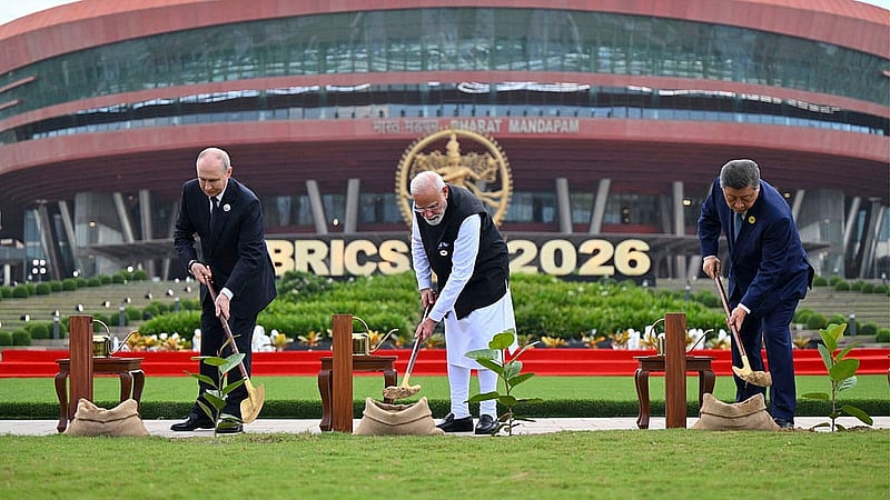 Russia's President Vladimir Putin, India's Prime Minister Narendra Modi and China's President Xi Jinping take part in a joint plantation during the BRICS Summit in New Delhi, India, September 12, 2026. Photo: Reuters