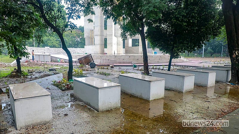 Portraits of the graves of martyrs of the movement have been erected in front of the July Uprising Memorial in Dhaka's Osmani Udyan. Photo: Abdullah Al Momin