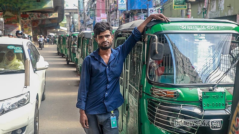 An autorickshaw driver waits at a Moghbazar filling station on Sunday, Sept 13, 2026 as low gas pressure hampers supply.   Photo: Abdullah Al Momin