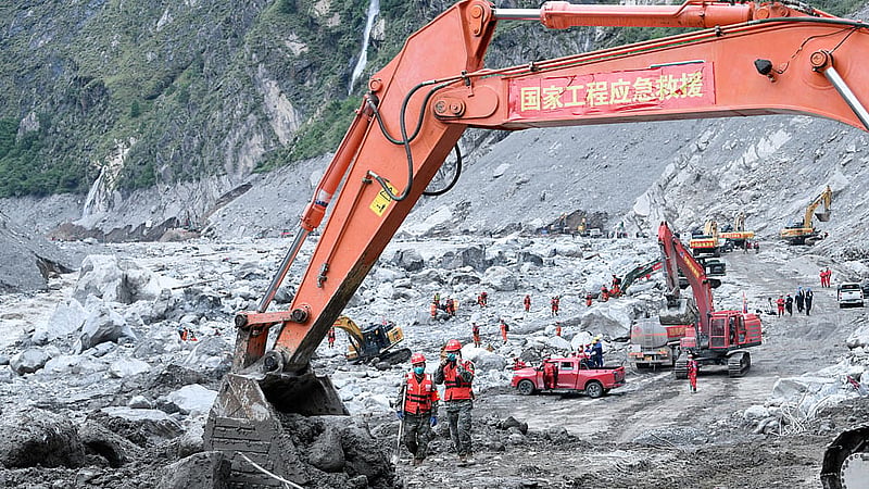 Rescue workers conduct search and rescue operations at the core disaster-hit area at Gyirong Port following the August 26 mudslide, in Shigatse, Tibet Autonomous Region, China Sept 2, 2026. Photo: Reuters