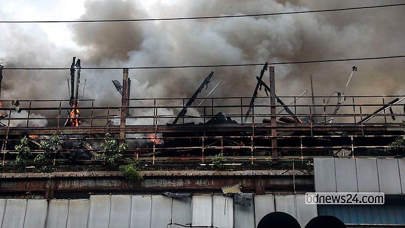 A fire breaks out at a building near the former British American Tobacco office behind SKS Shopping Mall in Mohakhali on Thursday, Sept 10, 2026. Photo: Abdullah Al Momin
