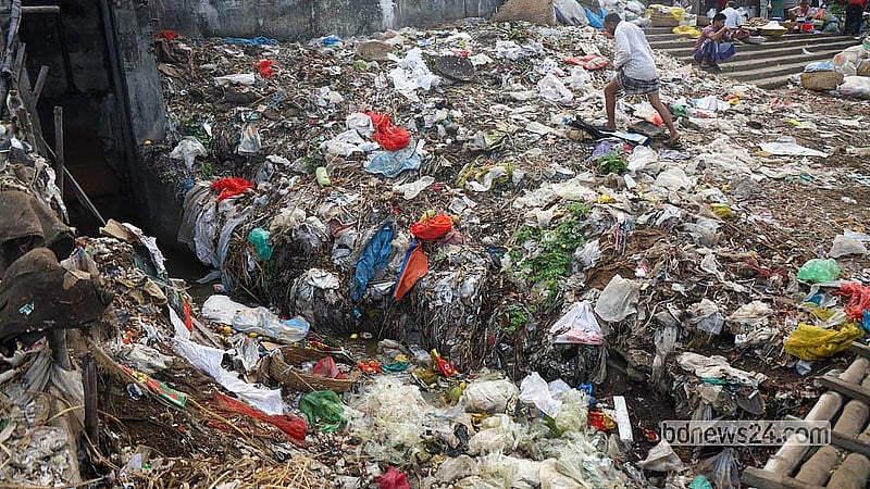 The Buriganga riverbank near Dhaka's Shyambazar has turned into a dumping ground. Rotting waste and plastic discarded daily are steadily polluting the river.  Photo: Shamsul Haque Ripon