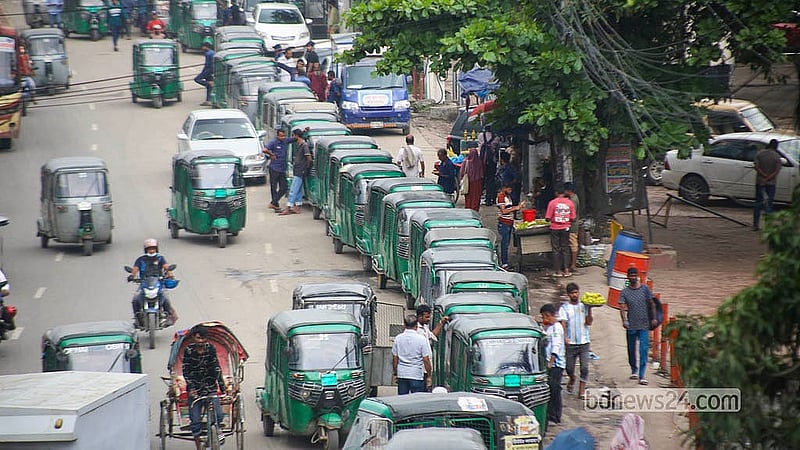 A long queue of vehicles is visible waiting for gas at a filling station in Dhaka’s Technical on Wednesday, Sept 2, 2026. Photo: Shamsul Haque Ripon