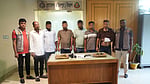6 posing as police detectives held during robbery attempt