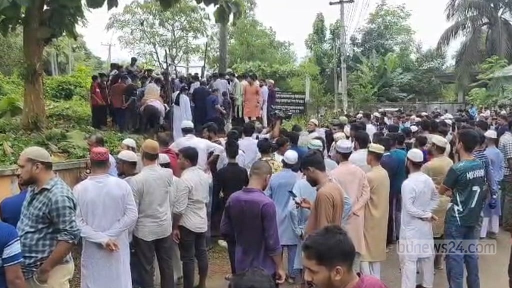 Apratim buried near Cumilla home after large funeral turnout