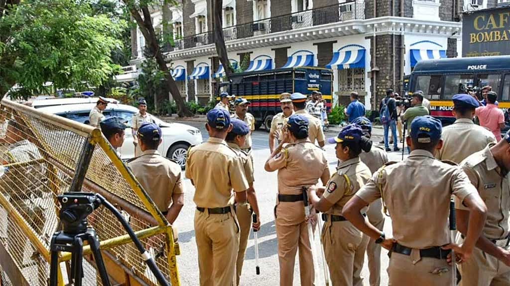 BMW crashes into 4 pedestrians in Mumbai, killing three