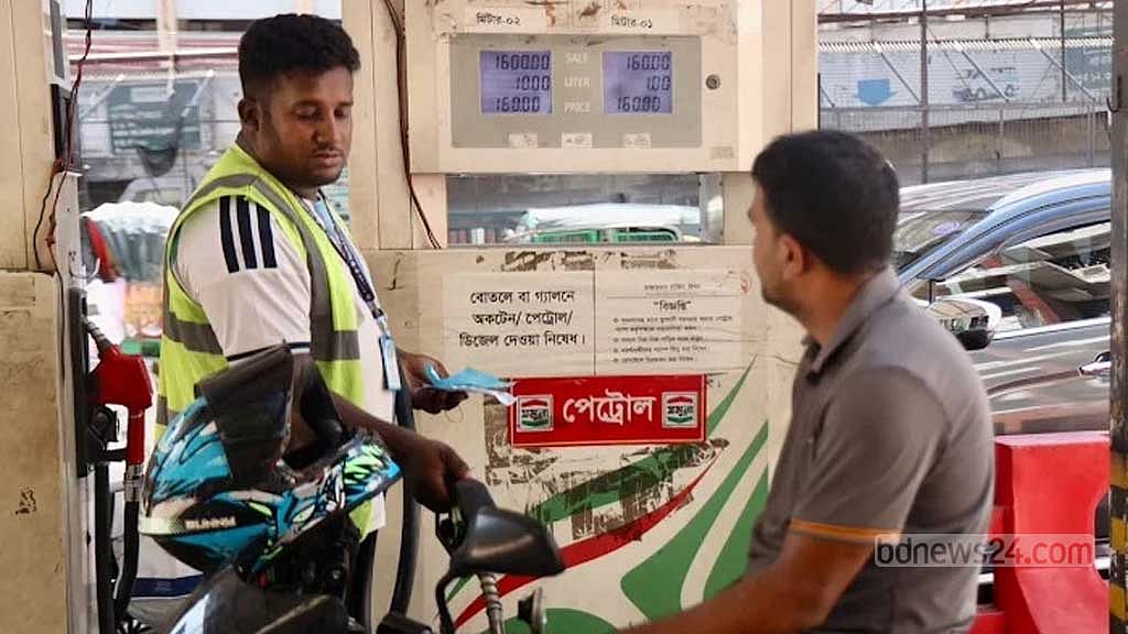 Passenger welfare group urges govt to reverse Tk 20 fuel price hike