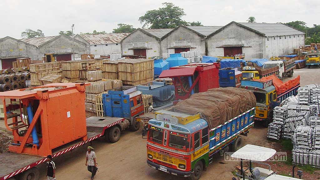 Fuel price hike sends Benapole truck fares soaring