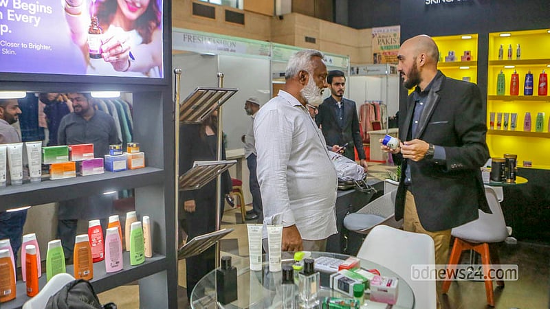 Visitors browse stalls featuring Pakistani products at the “Made in Pakistan” exhibition at Dhaka’s International Convention City Bashundhara (ICCB) on Tuesday, Sept 22, 2026.  Photo: Abdullah Al Momin