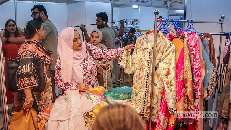 Visitors browse stalls featuring Pakistani products at the “Made in Pakistan” exhibition at Dhaka’s International Convention City Bashundhara (ICCB) on Tuesday, Sept 22, 2026.  Photo: Abdullah Al Momin