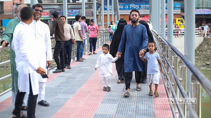 The 42-metre pedestrian bridge over the Narai Canal between Banasree and Aftabnagar opened to pedestrians on Wednesday, Sept 23, 2026.