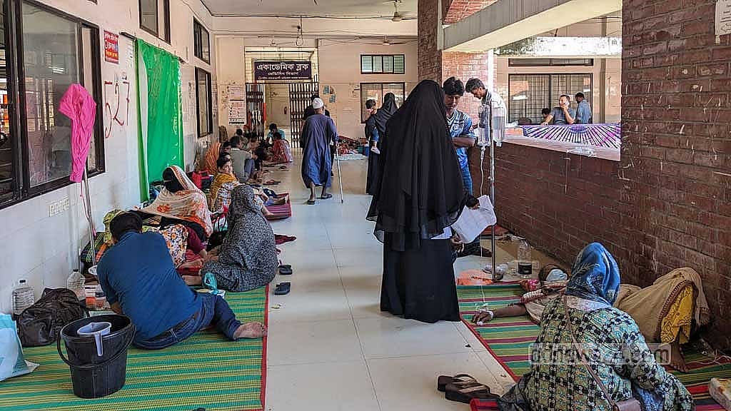 Government bars new private clinics near hospitals, restricts doctors’ outside practice