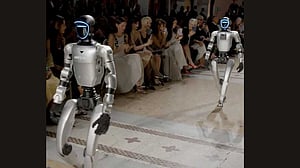 Vogue World draws attention with robots on runway
