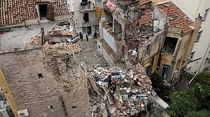 Athens blast leaves 2 dead