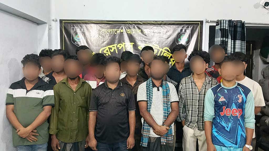 17 rescued in Teknaf during ‘attempted maritime trafficking’ to Malaysia