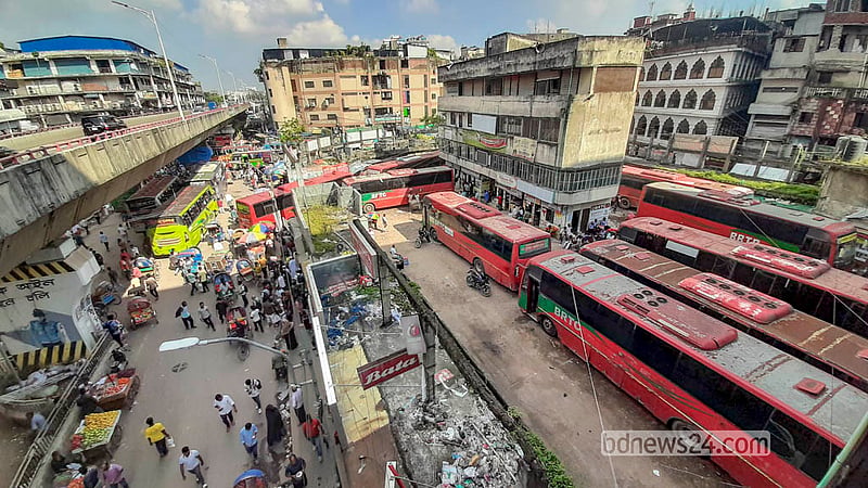 Dhaka’s Fulbaria Inter-district Bus Terminal has returned to its familiar form less than two months after plans were launched to relocate it. Photo: Abdullah Al Momin