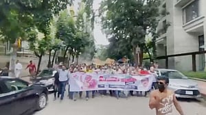 ‘Joy Bangla’ march in Dhanmondi, crude bombs explode