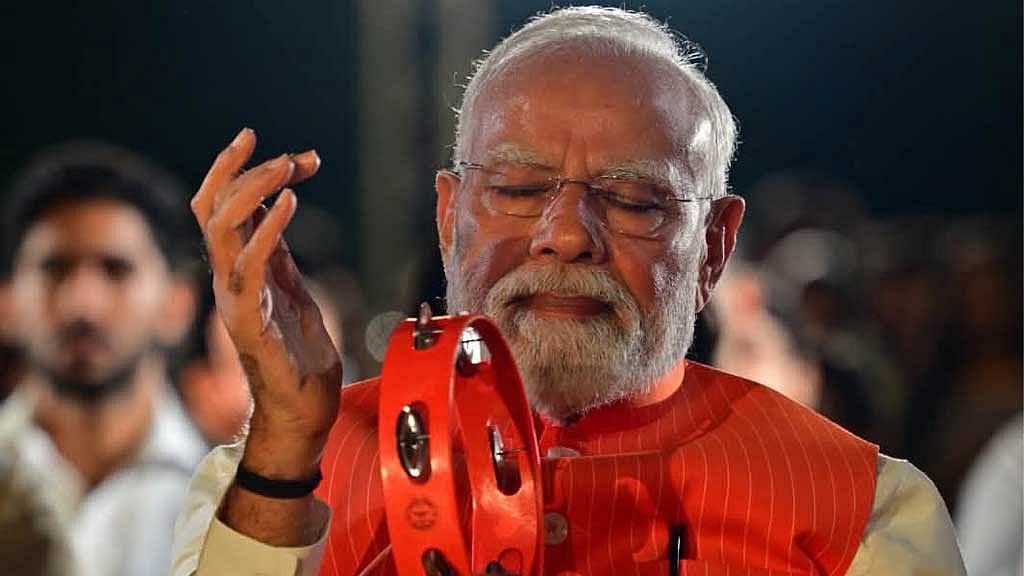 PM Modi joins Gen Z for Bhajan Clubbing, vibes to Hanuman Ansh's song Parvati