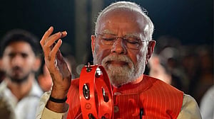 PM Modi joins Gen Z for Bhajan Clubbing