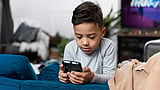 Smartphones at 12 raise eating disorder risk: study