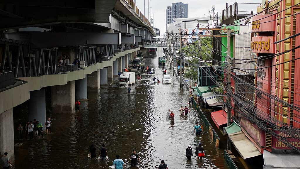 Bangkok floods force 6,000 into shelters as damage tops $327mn