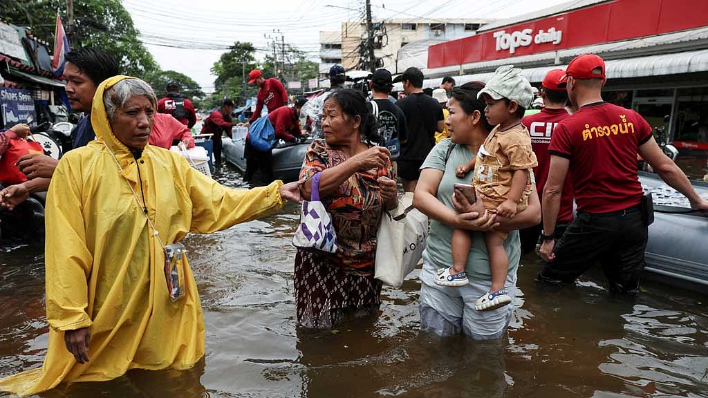 Bangkok floods force 6,000 into shelters as damage tops $327mn