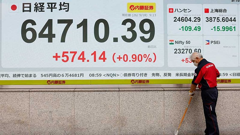 Stocks wobble as bonds slump to monthly loss