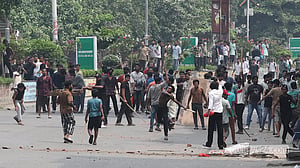 Clash, chaos as Mirpur footpath eviction turns violent