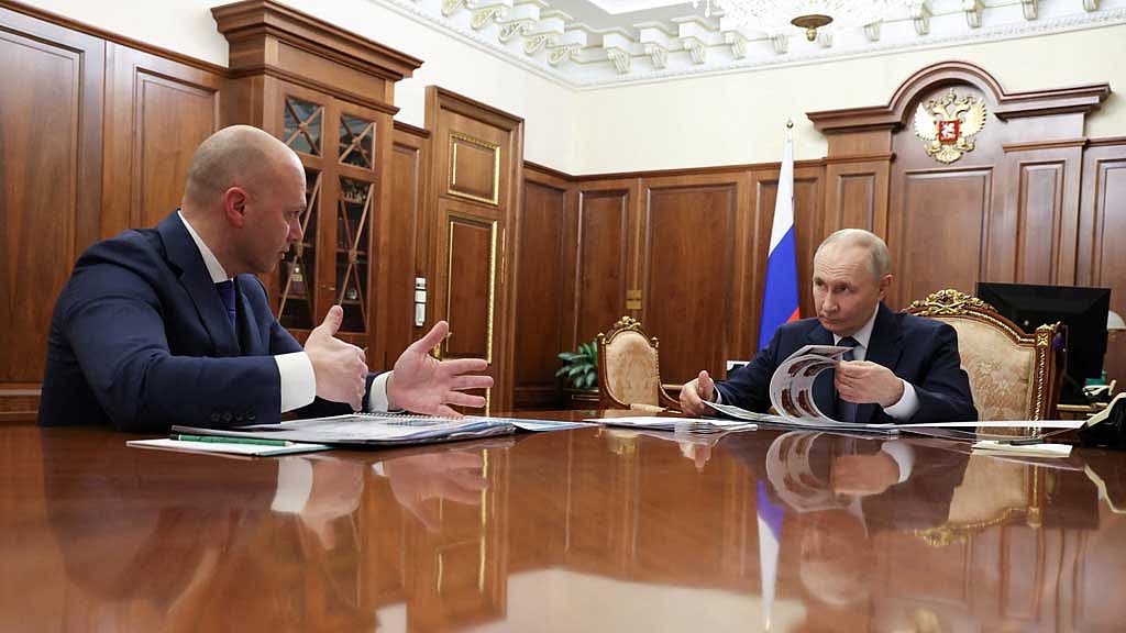 Russia warns NATO of nuclear response if Kaliningrad is isolated