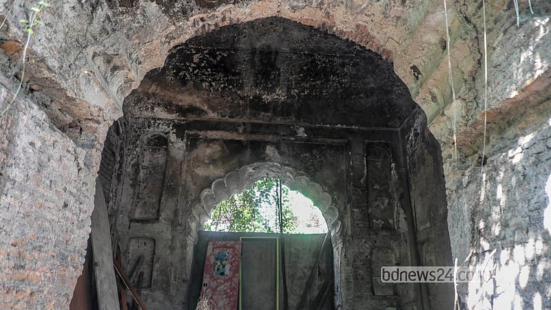 Encroachers are damaging the surviving sections of Jinjira Palace’s historic entrance arch. Photo: Abdullah Al Momin