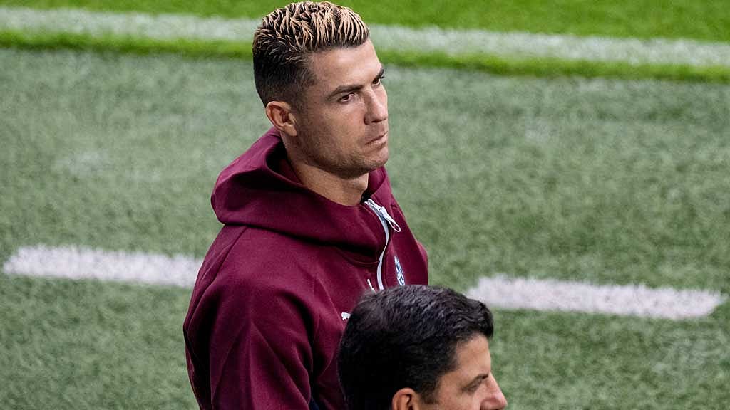 Jesus, FPF chief fail in airport bid to stop Ronaldo leaving Portugal camp, Marca reports