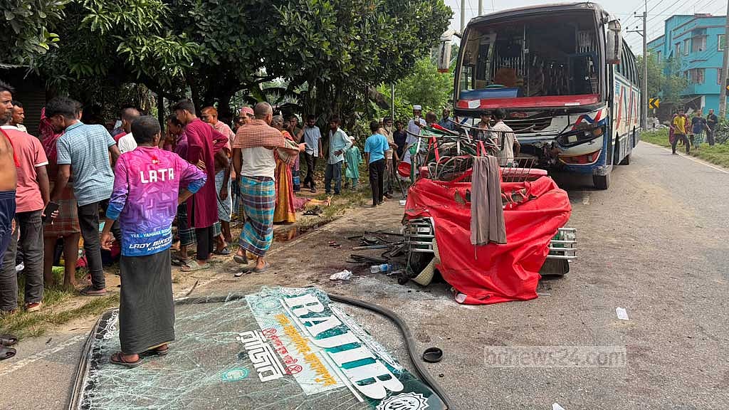 7 die as bus rams CNG-run autorickshaw in Mymensingh