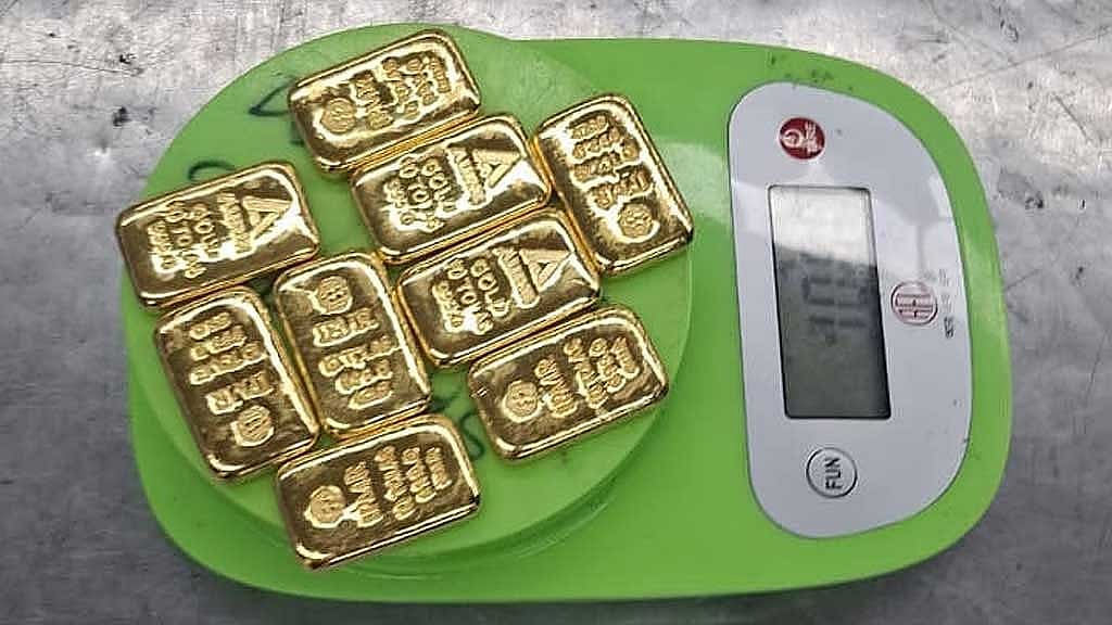 Biman employee, passenger detained with gold worth Tk 21m at Shahjalal Airport