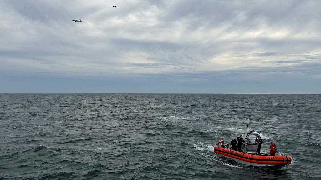 US Coast Guard suspends search for people on crashed medical aircraft