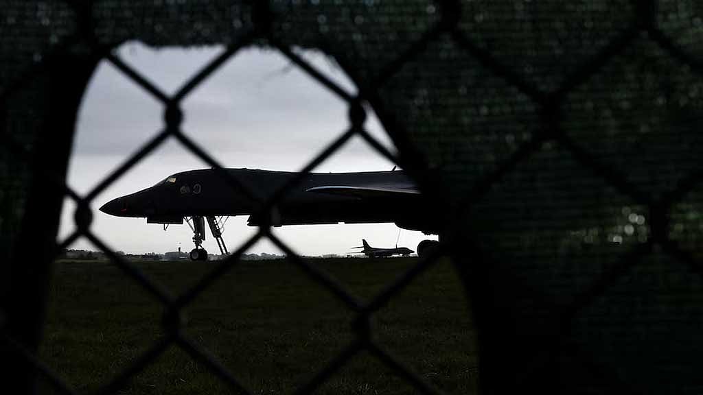 US removes B-1 bombers from UK base amid security concerns