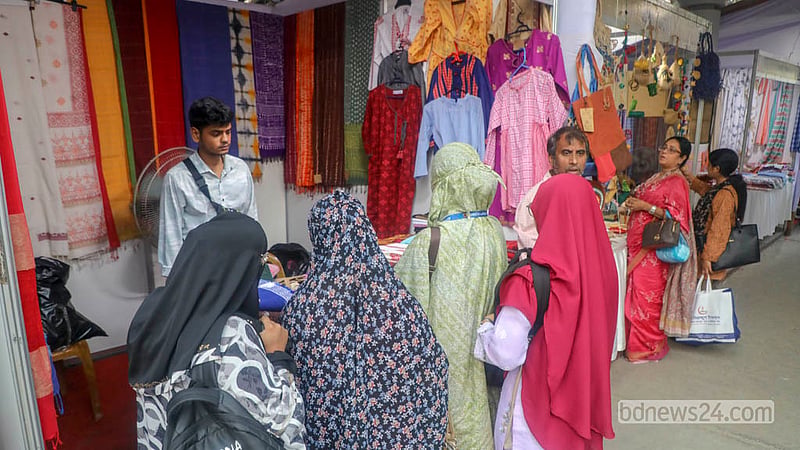 Visitors browse the Jute Products Fair 2026 at the Jute Diversification Promotion Centre in Dhaka’s Tejgaon on Tuesday, Oct 6, 2026.  Photo: Abdullah Al Momin
