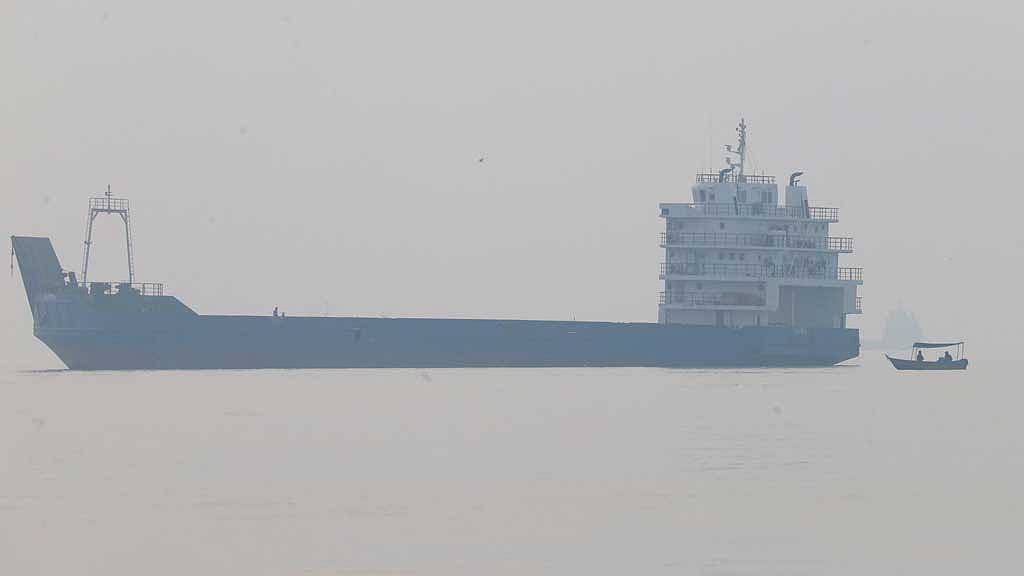India says projectile struck Panama-flagged oil tanker in Hormuz, injuring 12 crew member