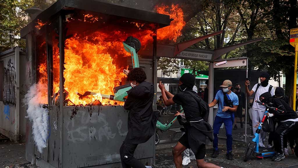 Belgian students rally over education costs amid protests in France