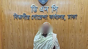 Elderly woman held with heroin on Dhaka-bound bus