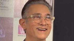 At 61, Aamir Khan embraces salt-and-pepper hair