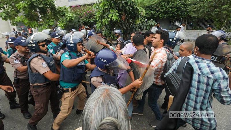 Police swing batons at leftist protesters demonstrating against a deal to hand DP World a 15-year contract to operate Chittagong Port’s New Mooring Container Terminal (NCT). The protest took place in front of the Investment Bhaban in Agargaon on Thursday, Oct 8, 2026.
