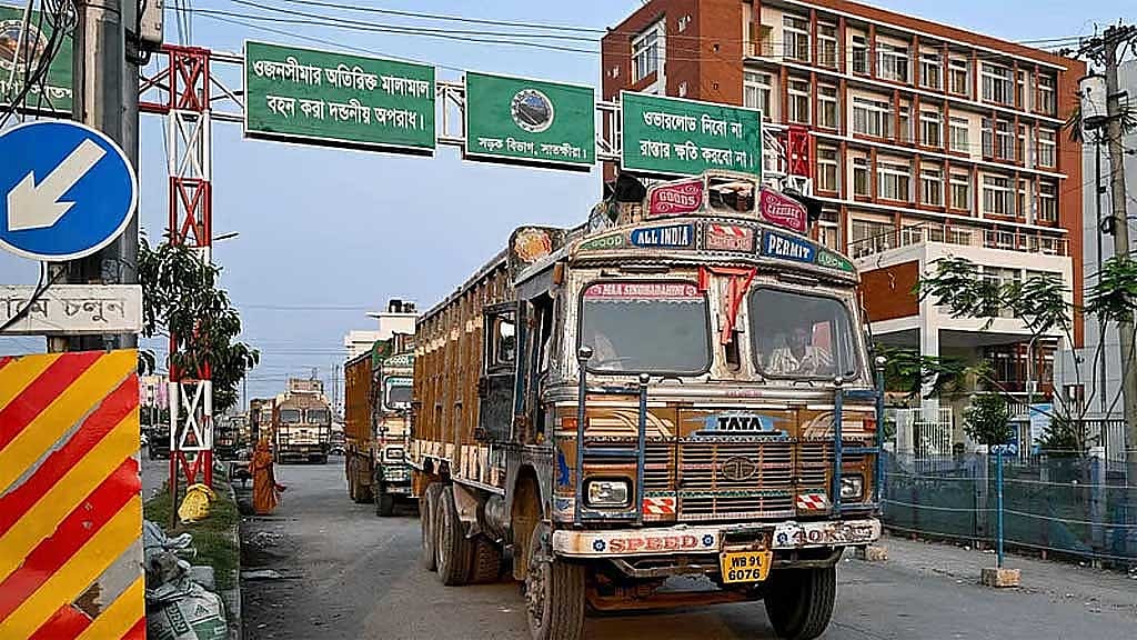 Bangladesh presses India to lift land trade curbs at Delhi trade talks
