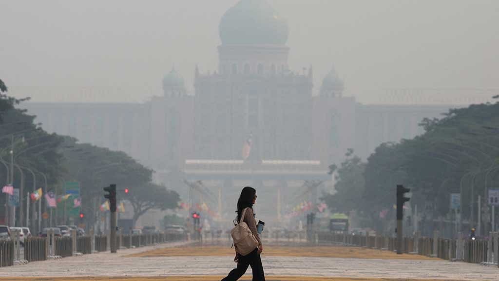 Malaysia closes schools in several states, territories due to haze