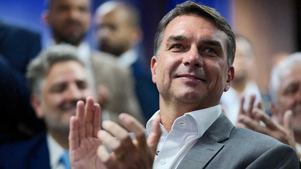 Flavio Bolsonaro slightly ahead of Lula in Brazil runoff, Datafolha poll shows
