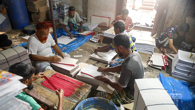 Craftsmen are busy making Ludo boards at the Quader Ludo Factory in Chhoto Katra in Old Dhaka’s Chawkbazar. Photo: Shamsul Haque Ripon
