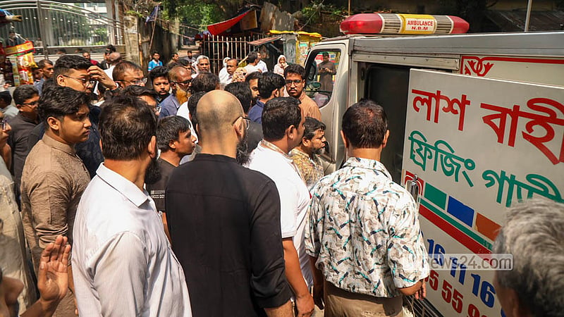 Current and former colleagues gather at the bdnews24.com office in Mohakhali for one last glimpse of Toufique Imrose Khalidi, the late editor-in-chief and publisher. Photo: Shamsul Haque Ripon