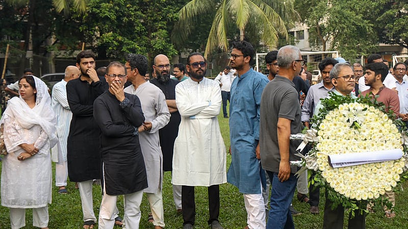 The coffin of Toufique Imrose Khalidi, the late editor-in-chief and publisher of bdnews24.com, rests at Banani’s Old DOHS playground, where friends, family, colleagues and well-wishers gather to honour his life and bid him farewell.