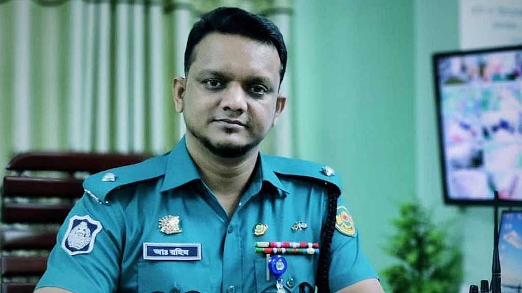 Khulshi Police Station inspector transferred over raid to nab Swecchasebak Dal leader